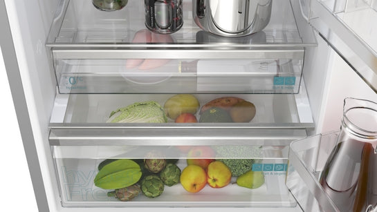 iQ500 Freistehende Kühl-Gefrier-Kombination mit Gefrierbereich unten 203 x 70 cm Gebürsteter Stahl AntiFingerprint, Total noFrost KG49NAICT