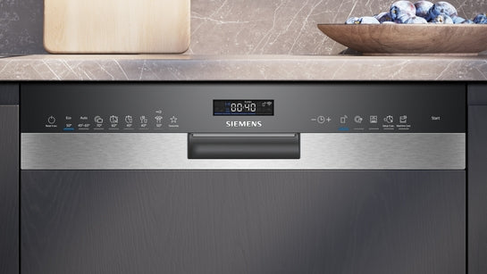 iQ500 Teilintegrierter Geschirrspüler 60 cm Gebürsteter Stahl SN55ZS07CE