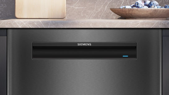 iQ500 Unterbau-Geschirrspüler 60 cm Gebürsteter schwarzer Stahl mit Anti-Fingerprint SN15EC06CS