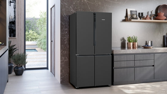 iQ300 Kühl-Gefrier-Kombination, mehrtürig 183 x 90.5 cm Gebürsteter schwarzer Stahl AntiFingerprint, Total noFrost  KF96NAXEA
