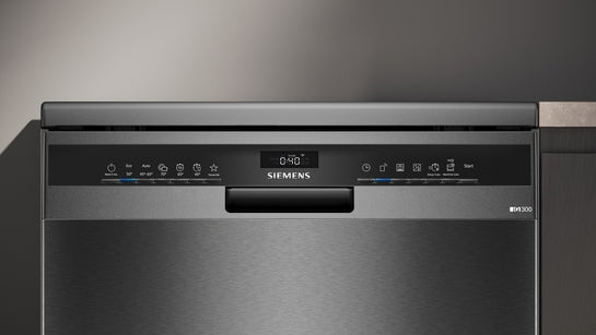 iQ300 Freistehender Geschirrspüler 60 cm Gebürsteter schwarzer Stahl mit Anti-Fingerprint SN23EC03ME
