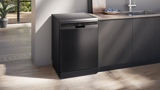 iQ500 Freistehender Geschirrspüler 60 cm Gebürsteter schwarzer Stahl mit Anti-Fingerprint SN25EC13CE