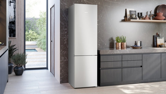 iQ300 Freistehende Kühl-Gefrier-Kombination mit Gefrierbereich unten 203 x 60 cm Edelstahl KG39NVIBG