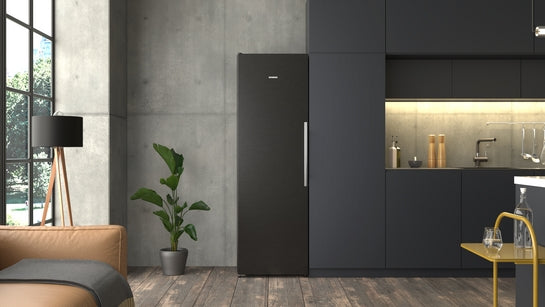 iQ500 Freistehender Kühlschrank 186.2 x 59.5 cm Gebürsteter schwarzer Stahl AntiFingerprint KS36NAXCG