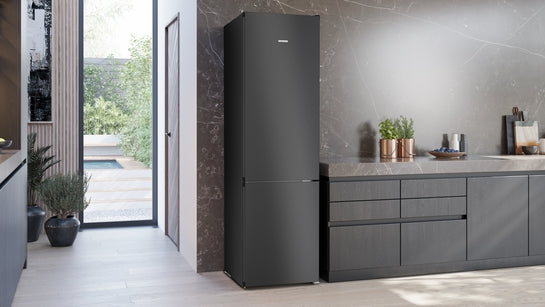 iQ300 Freistehende Kühl-Gefrier-Kombination mit Gefrierbereich unten 203 x 60 cm Gebürsteter schwarzer Stahl AntiFingerprint KG39NVX2G